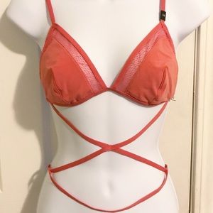 NWT Victoria’s Secret Crisscross Brallette Medium